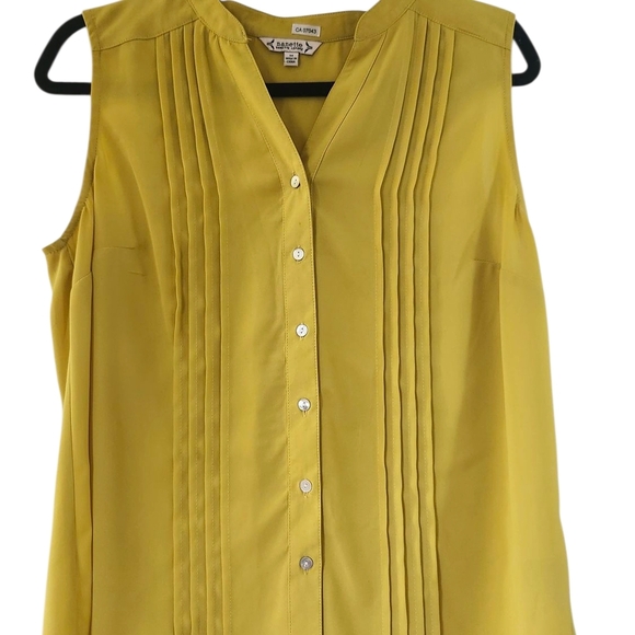 Size M Yellow Mustard Sleeveless Blouse Elegant and Vibrant - Picture 1 of 9